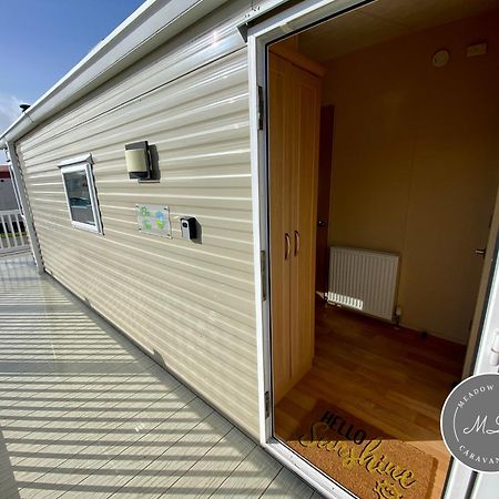 Palm Grove 132 - Pet Friendly, Wifi, Central Heating, Close To Shops And Beach - Meadow Lakes Caravan & Lodge Hire Chapel Saint Leonards Bagian luar foto