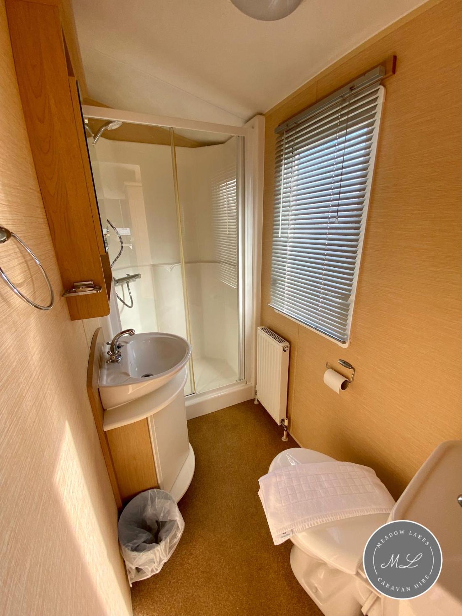 Palm Grove 132 - Pet Friendly, Wifi, Central Heating, Close To Shops And Beach - Meadow Lakes Caravan & Lodge Hire Chapel Saint Leonards Bagian luar foto